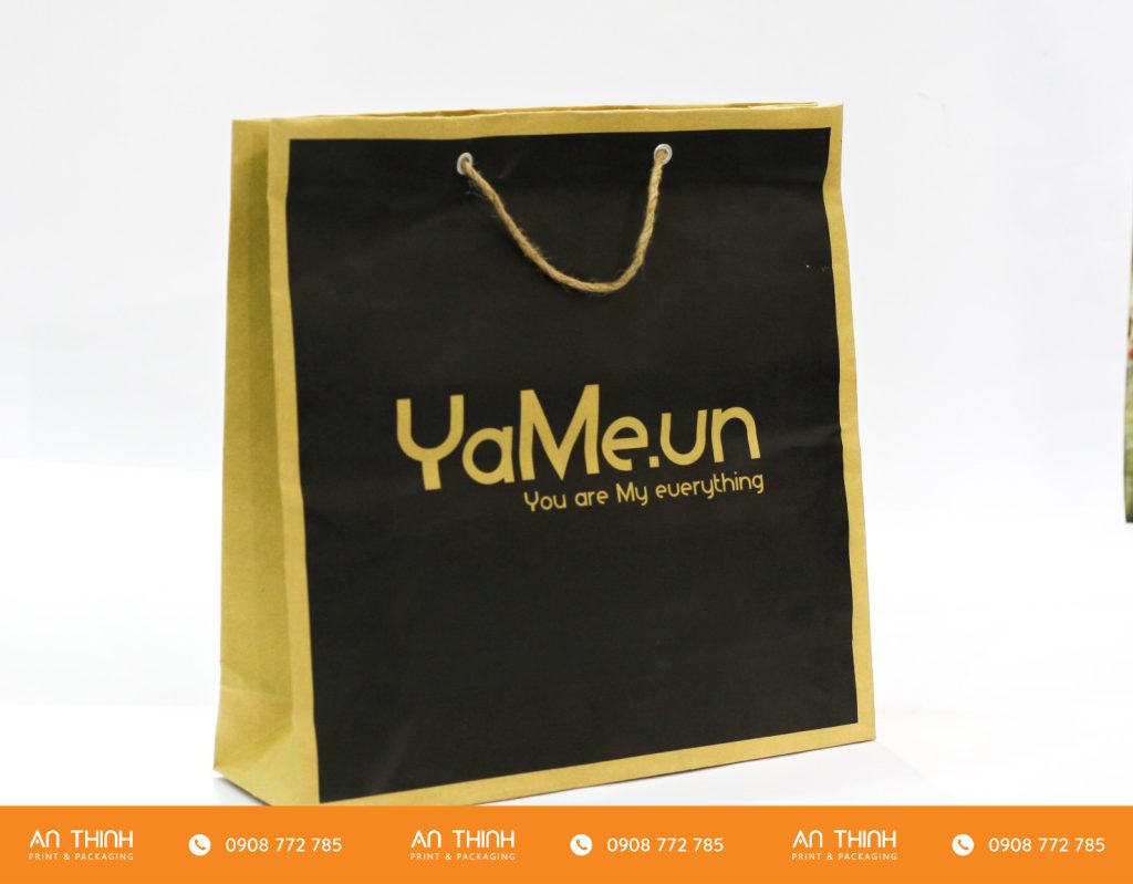 In túi giấy là quá trình in ấn các thiết kế, hình ảnh, logo và thông điệp thương hiệu lên bề mặt túi giấy