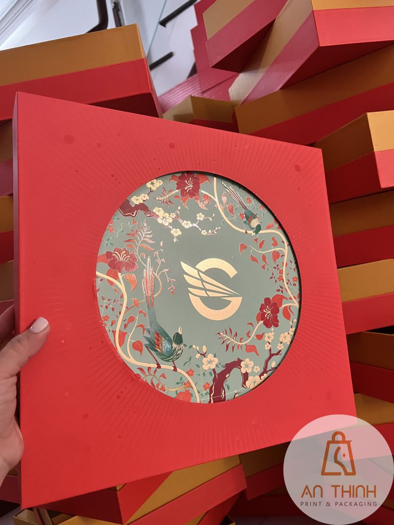 Sau khi gia công và thành phẩm hộp đựng quà Tết