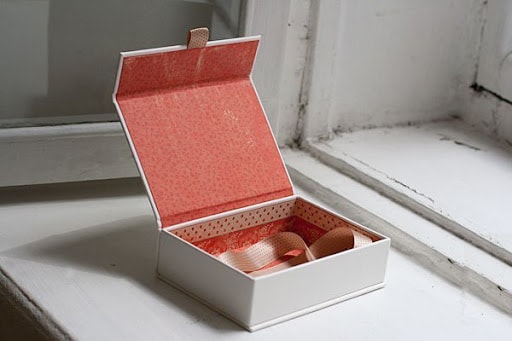 Xưởng làm hộp carton cứng cao cấp cho quà tặng